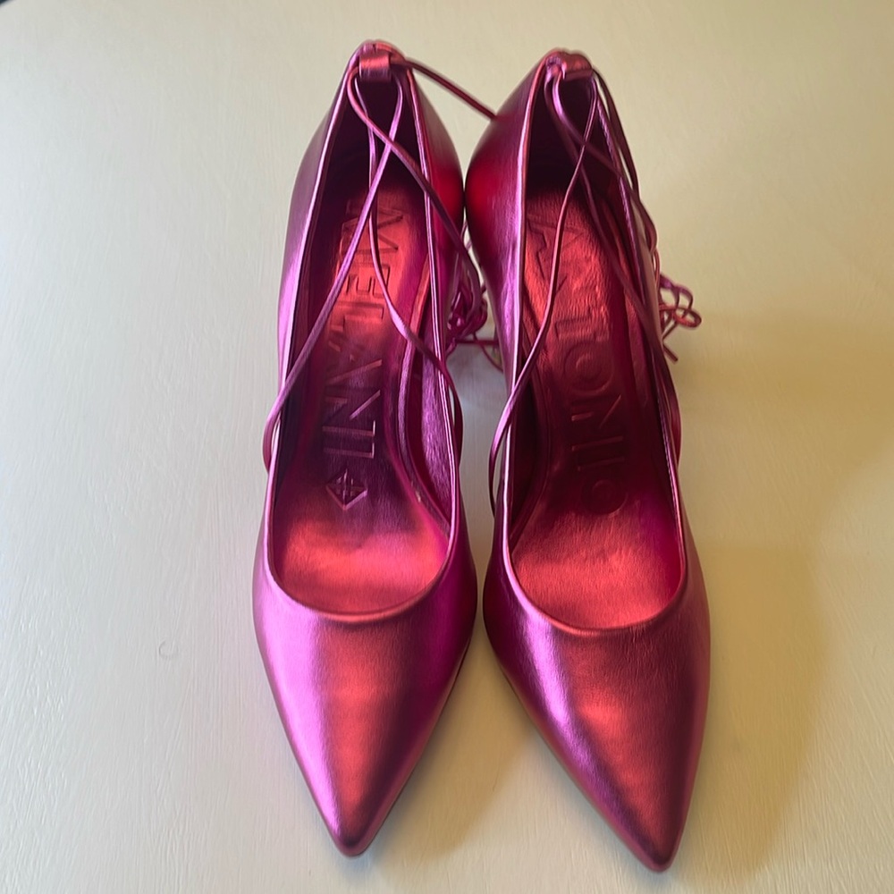 Antonio Melani “Lilian” Leather Sole Metallic Hot Pink Lace-Up Pump Size 6.5M